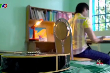 Chu Hoàng Tuấn hát "Thành phố buồn" theo phong cách Hip Hop