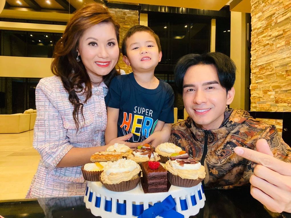 Hậu ly hôn, Đan Trường thừa nhận gặp rào cản lớn với con trai 6 tuổi - 3 Hậu ly hôn, Đan Trường thừa nhận gặp rào cản lớn với con trai 6 tuổi - 3