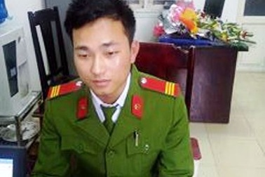 Cầm dao rượt đuổi người trên đường