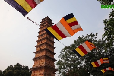 Tháp đất nung thời Trần cao nhất còn lại đến ngày nay