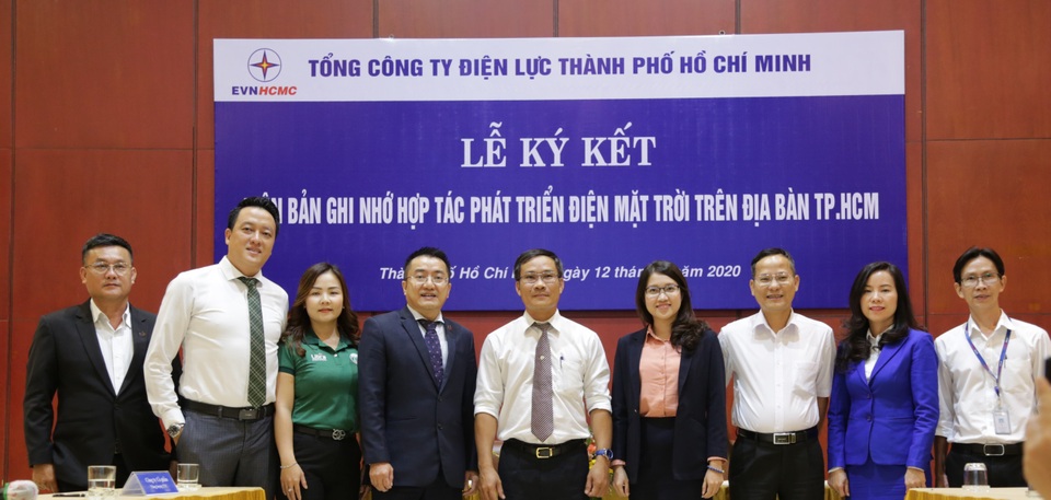 EVNHCMC ký kết hợp tác phát triển điện mặt trời - 2 EVNHCMC ký kết hợp tác phát triển điện mặt trời - 2