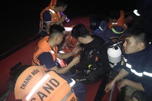 Học sinh cấp 3 đuối nước, để lại xe máy trên bờ