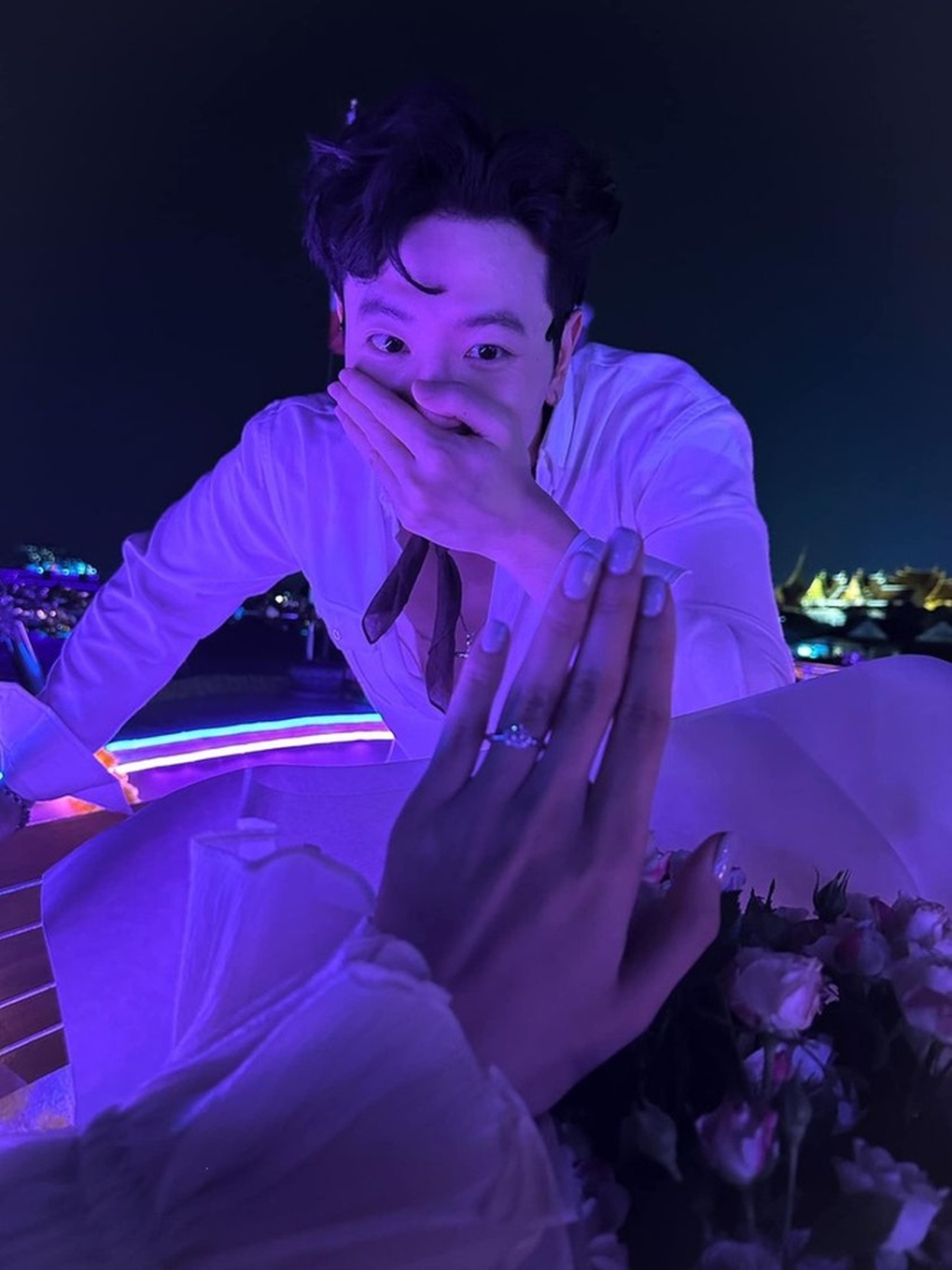Loạt mỹ nhân được cả showbiz Việt chờ ăn cưới sau màn cầu hôn lãng mạn - 4 Loạt mỹ nhân được cả showbiz Việt chờ ăn cưới sau màn cầu hôn lãng mạn - 4