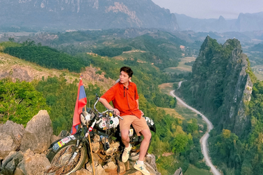 Đi Lào hết 5,5 triệu, khách Việt ngồi tàu cao tốc xịn, không bị chặt chém