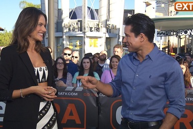 Alessandra Ambrosio tươi trẻ trả lời phỏng vấn