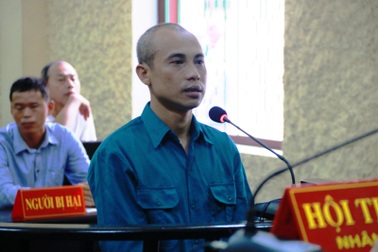 Dùng dao chém người tình của vợ "thừa sống thiếu chết"