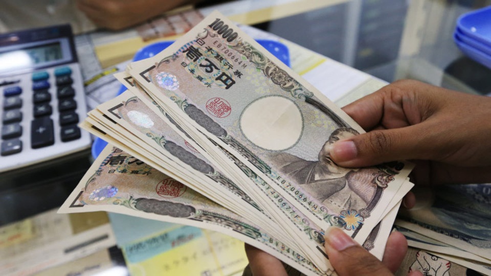 Mức thưởng giữa năm của lao động Nhật Bản giảm mạnh nhất từ 2009 - 1