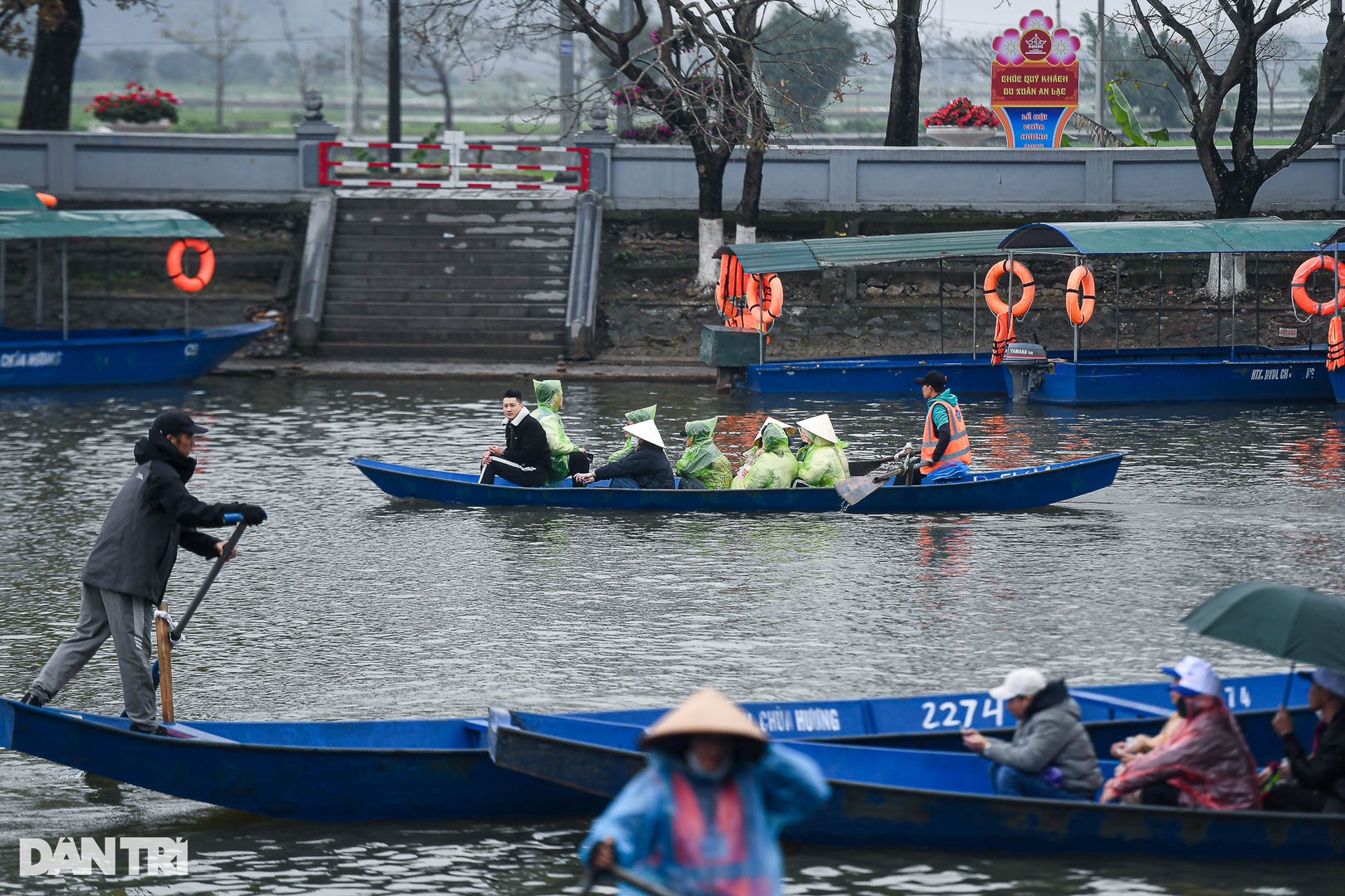 Thực hư thông tin chùa Hương vắng nhất lịch sử, lái đò xếp hàng chờ - 14 Thực hư thông tin chùa Hương vắng nhất lịch sử, lái đò xếp hàng chờ - 14