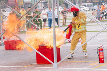 Hơn 200 vận động viên tranh tài cuộc thi nghiệp vụ chữa cháy