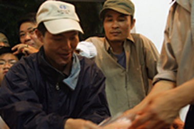 “Hoá trang” dự lễ khai ấn đền Trần