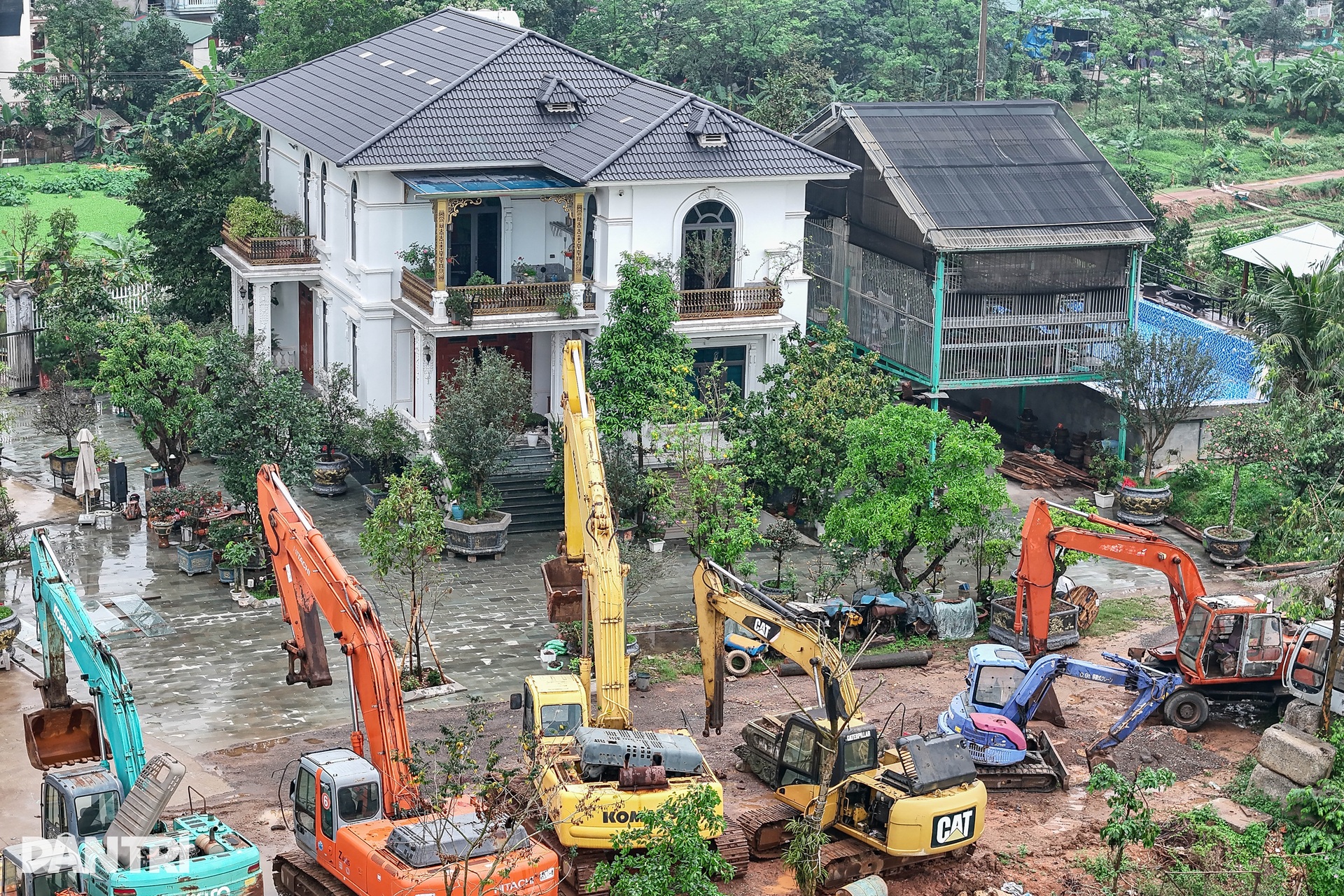 Làng tỷ phú bậc nhất Việt Nam, đổi đời nhờ mổ xác xe - 13 Làng tỷ phú bậc nhất Việt Nam, đổi đời nhờ mổ xác xe - 13