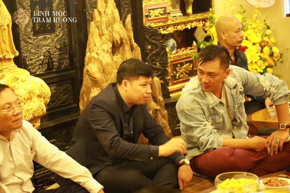 Trầm hương thiền việt khai trương showroom “Linh mộc trầm hương” - 5 Trầm hương thiền việt khai trương showroom “Linh mộc trầm hương” - 5