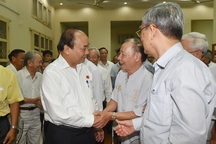 Thủ tướng: Xử lý cán bộ tham nhũng - Không để “nhẹ trên, nặng dưới”