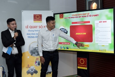 2 chiếc ôtô Camry đã tìm được chủ nhân trong chương trình khuyến mại khủng của Tập đoàn Hoa Sen