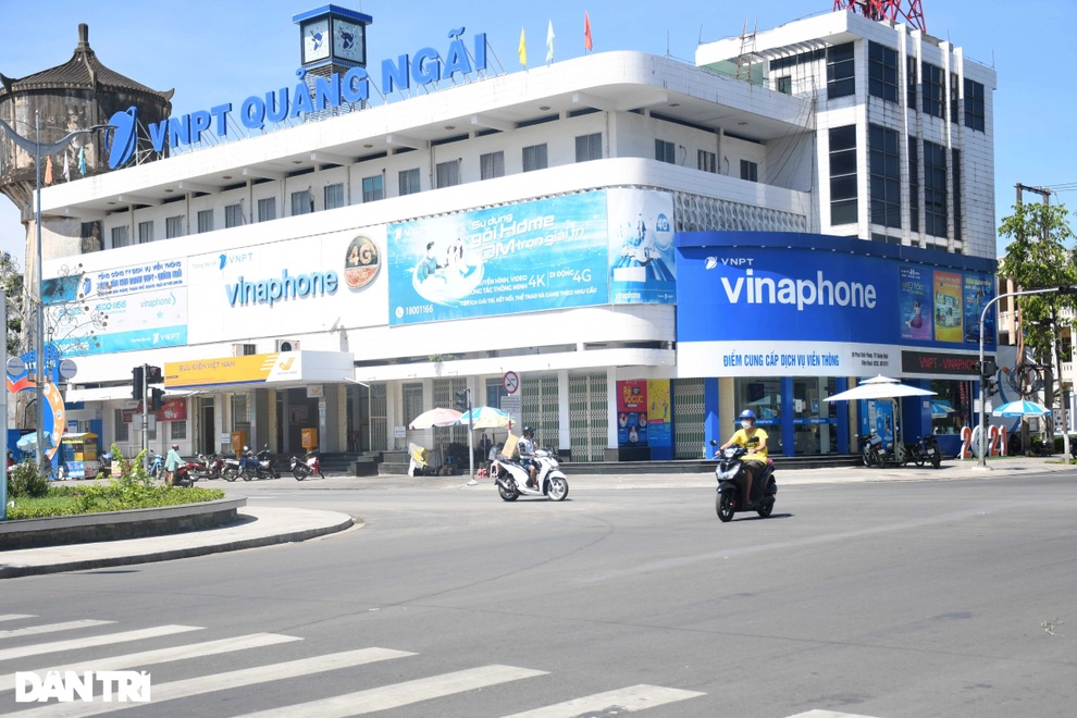 TT-Huế siết nhiều hoạt động, người dân Quảng Ngãi không ra đường sau 21h - 2 TT-Huế siết nhiều hoạt động, người dân Quảng Ngãi không ra đường sau 21h - 2