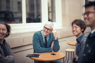 Làm thế nào một nghệ sĩ nghèo kiếm được 700 triệu USD từ việc bán cafe?