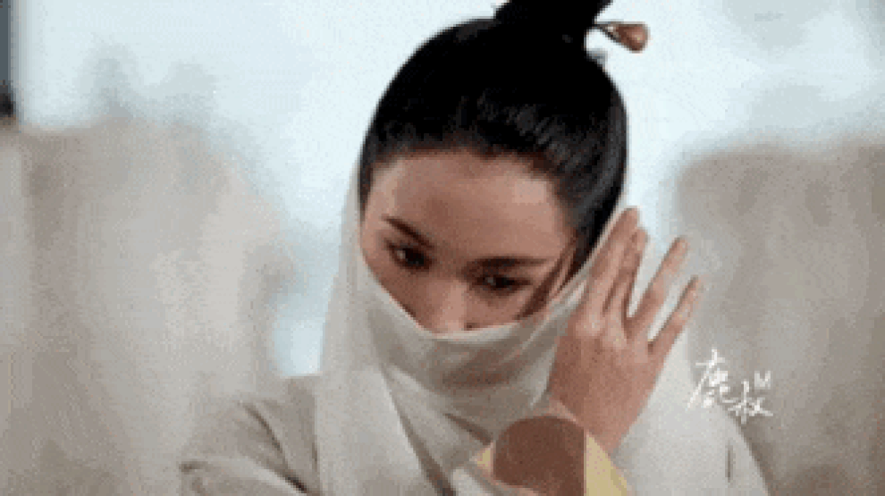 Những cảnh tháo mạng che mặt ngoạn mục của màn ảnh Hoa ngữ - 11 Những cảnh tháo mạng che mặt ngoạn mục của màn ảnh Hoa ngữ - 11