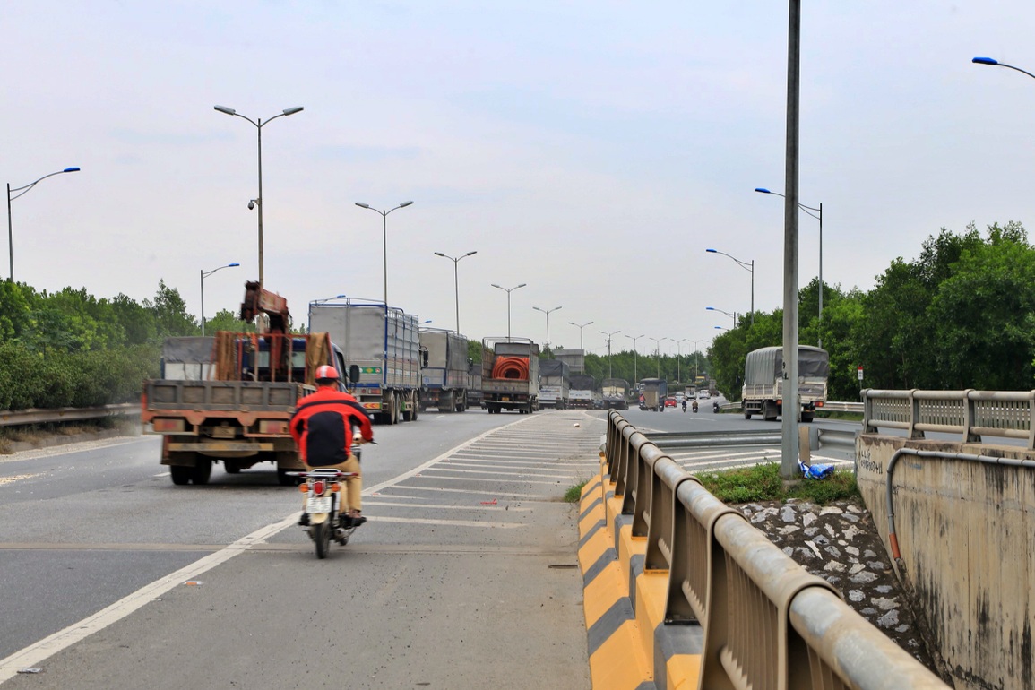 Vụ vạch xương cá tiến thoái lưỡng nan: Sở GTVT Hà Nội thừa nhận bất cập - 1 Vụ vạch xương cá tiến thoái lưỡng nan: Sở GTVT Hà Nội thừa nhận bất cập - 1