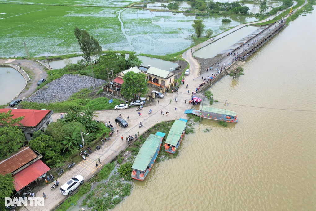 Ninh Bình lệnh di dân vùng phân lũ, xả lũ trước 18h hôm nay - 1