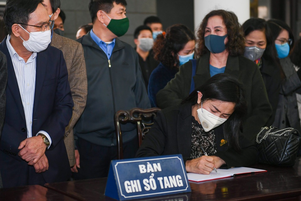 Nghệ sĩ ngậm ngùi tiễn biệt ông già hiền lành, chất phác của màn ảnh Việt - 18 Nghệ sĩ ngậm ngùi tiễn biệt ông già hiền lành, chất phác của màn ảnh Việt - 18