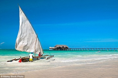 Ba du khách bị cướp biển tấn công và trấn lột trên đảo vắng