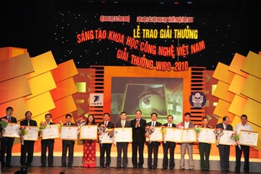 Trao giải thưởng sáng tạo khoa học công nghệ 2010 