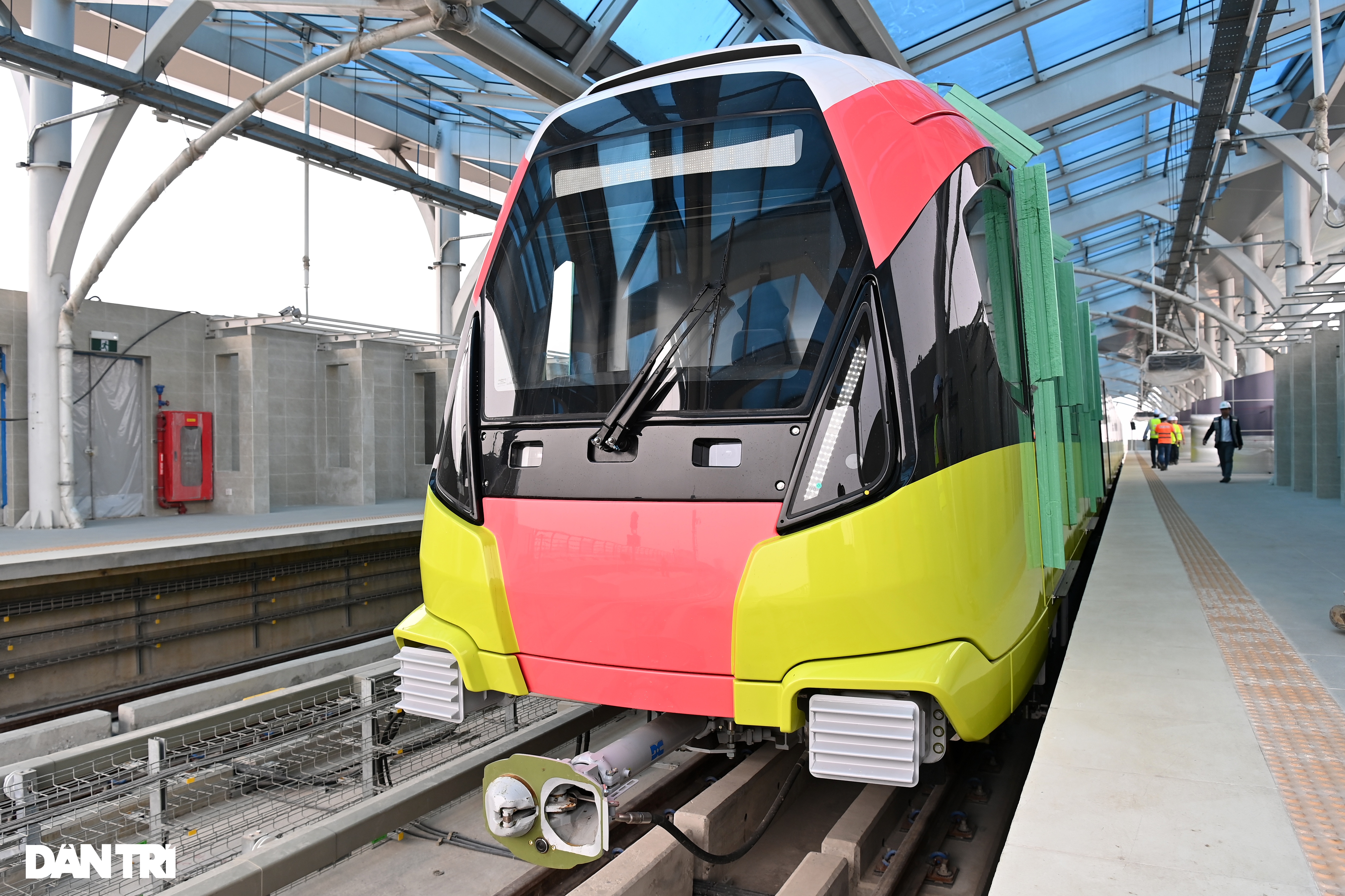 Cận cảnh bên trong đoàn tàu đầu tiên tuyến đường sắt Metro Nhổn - ga Hà Nội - 1 Cận cảnh bên trong đoàn tàu đầu tiên tuyến đường sắt Metro Nhổn - ga Hà Nội - 1