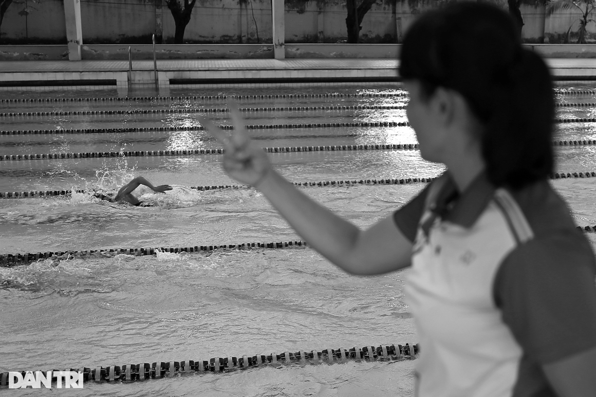 Lặn bể bơi ngắm kình ngư em trai Ánh Viên tập luyện cho SEA Games 31 - 1 Lặn bể bơi ngắm kình ngư em trai Ánh Viên tập luyện cho SEA Games 31 - 1
