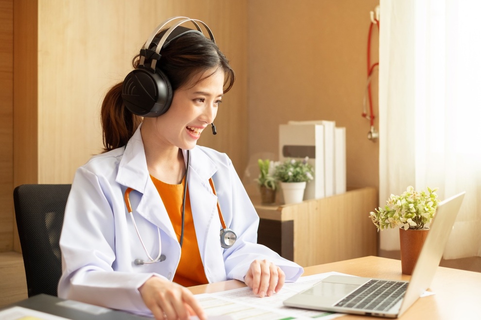 FWD triển khai dịch vụ tư vấn miễn phí 24/7 cho khách hàng - 3 FWD triển khai dịch vụ tư vấn miễn phí 24/7 cho khách hàng - 3