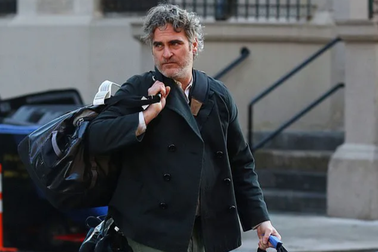 Sau bộ phim “tỷ đô”, tài tử “Joker” lại cần mẫn đi đóng phim