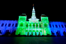 Biểu diễn ánh sáng 3D trên trụ sở UBND TPHCM giao thừa Tết Nguyên đán 2024