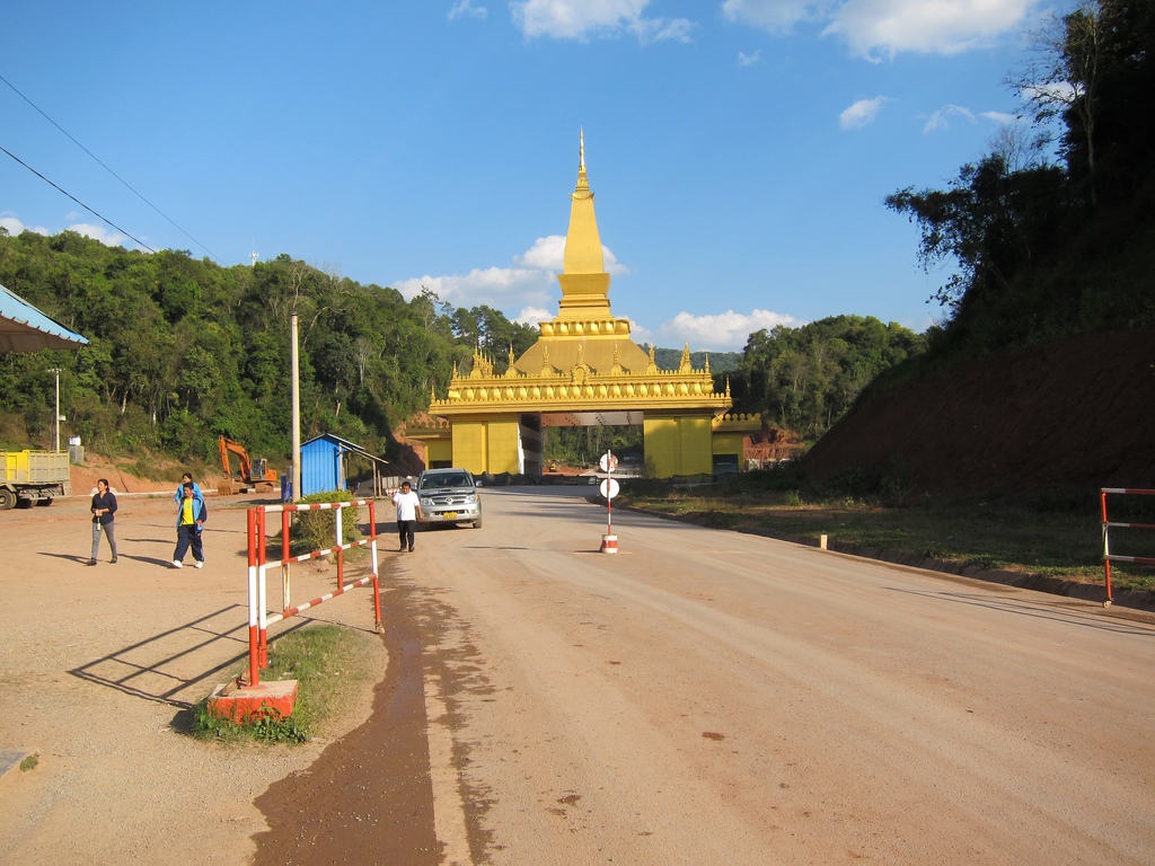 Những đường biên giới kỳ lạ và thú vị ở châu Á - 6