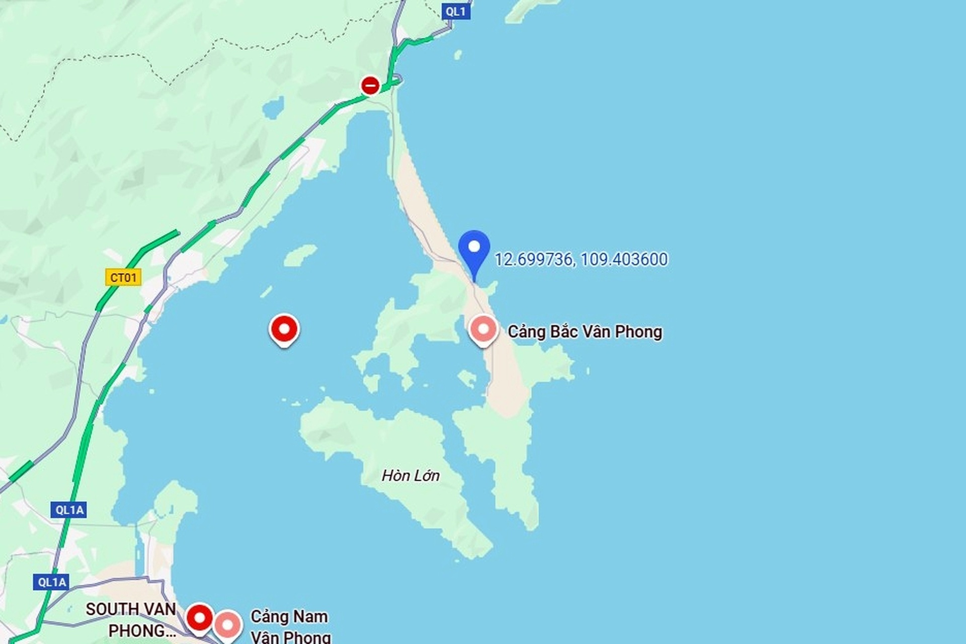 Người dân vấp chi chít “ổ gà”, ngã nhào trên đường 260 tỷ đồng mới bàn giao - 9 Người dân vấp chi chít “ổ gà”, ngã nhào trên đường 260 tỷ đồng mới bàn giao - 9