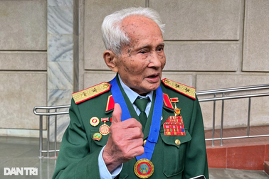 Trung tướng Nguyễn Quốc Thước nhận danh hiệu Công dân Thủ đô ưu tú