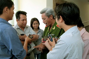 Để cướp chặt tay dân, chúng tôi rất day dứt