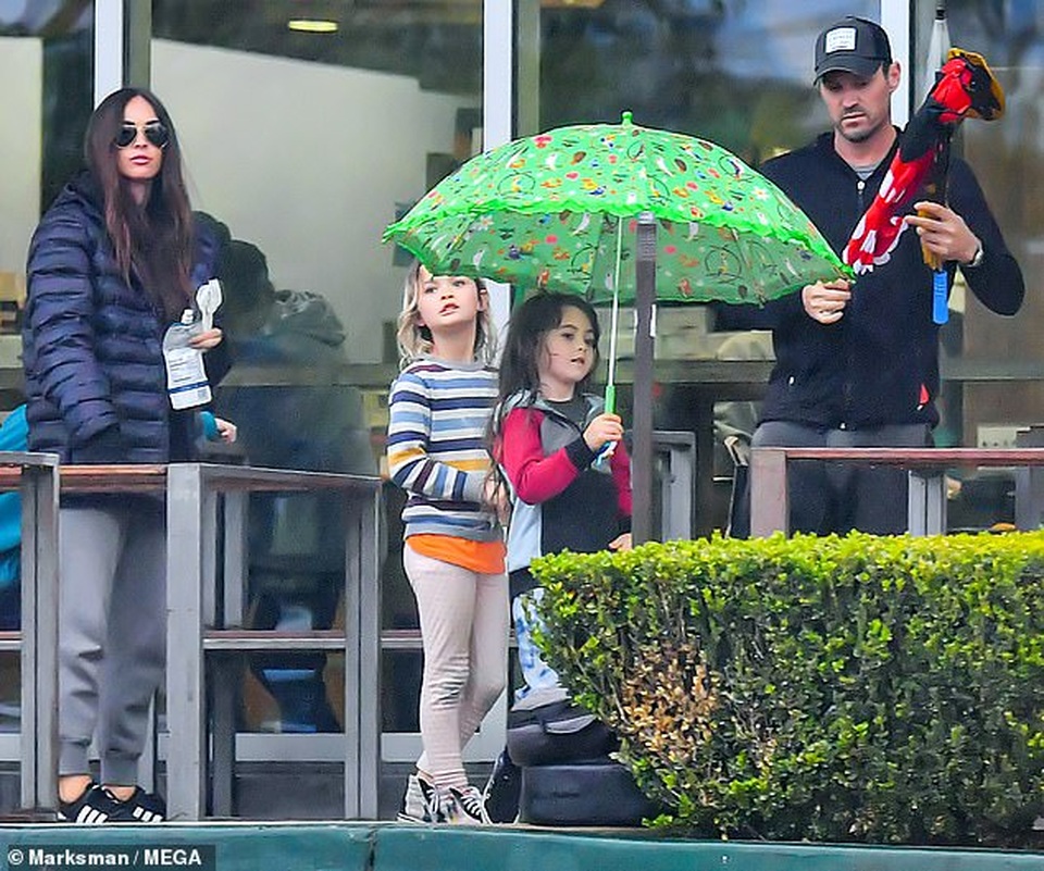 Megan Fox xinh đẹp đưa con đi siêu thị - 2 Megan Fox xinh đẹp đưa con đi siêu thị - 2