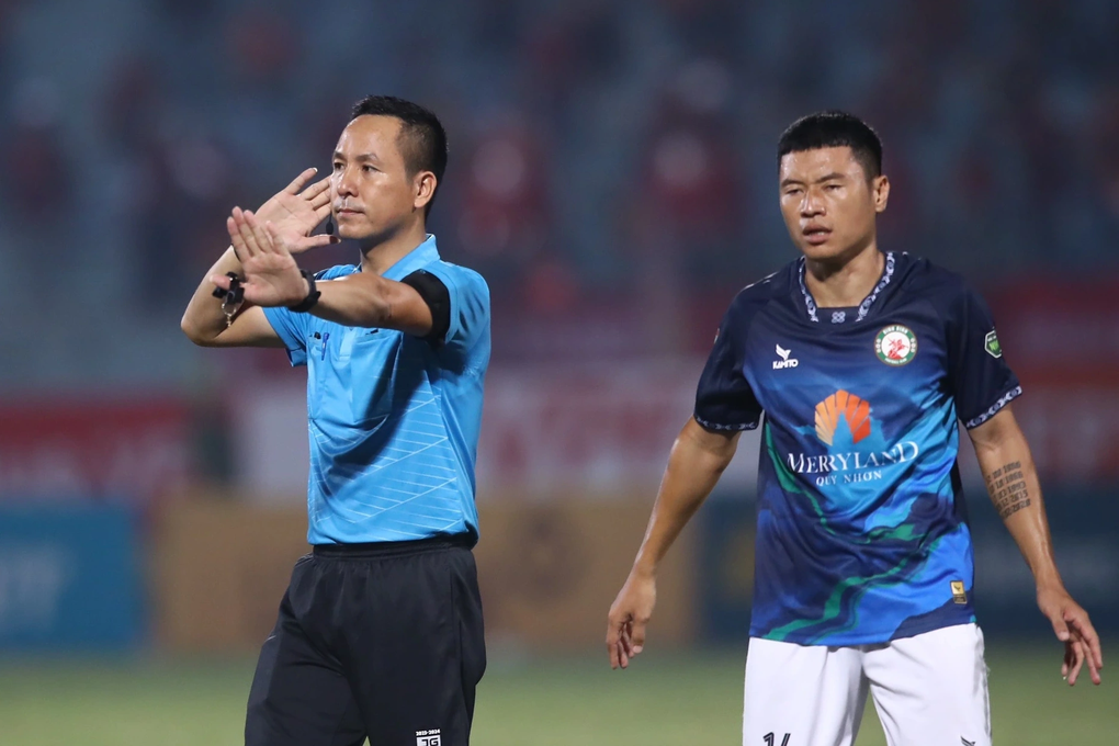 Lớp trọng tài VAR khóa 2 đã hoàn thành bước đào tạo lý thuyết đầu tiên - 1 Lớp trọng tài VAR khóa 2 đã hoàn thành bước đào tạo lý thuyết đầu tiên - 1