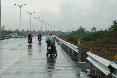 Nạn rải đinh tái xuất trên cầu dây văng lớn nhất ĐNA