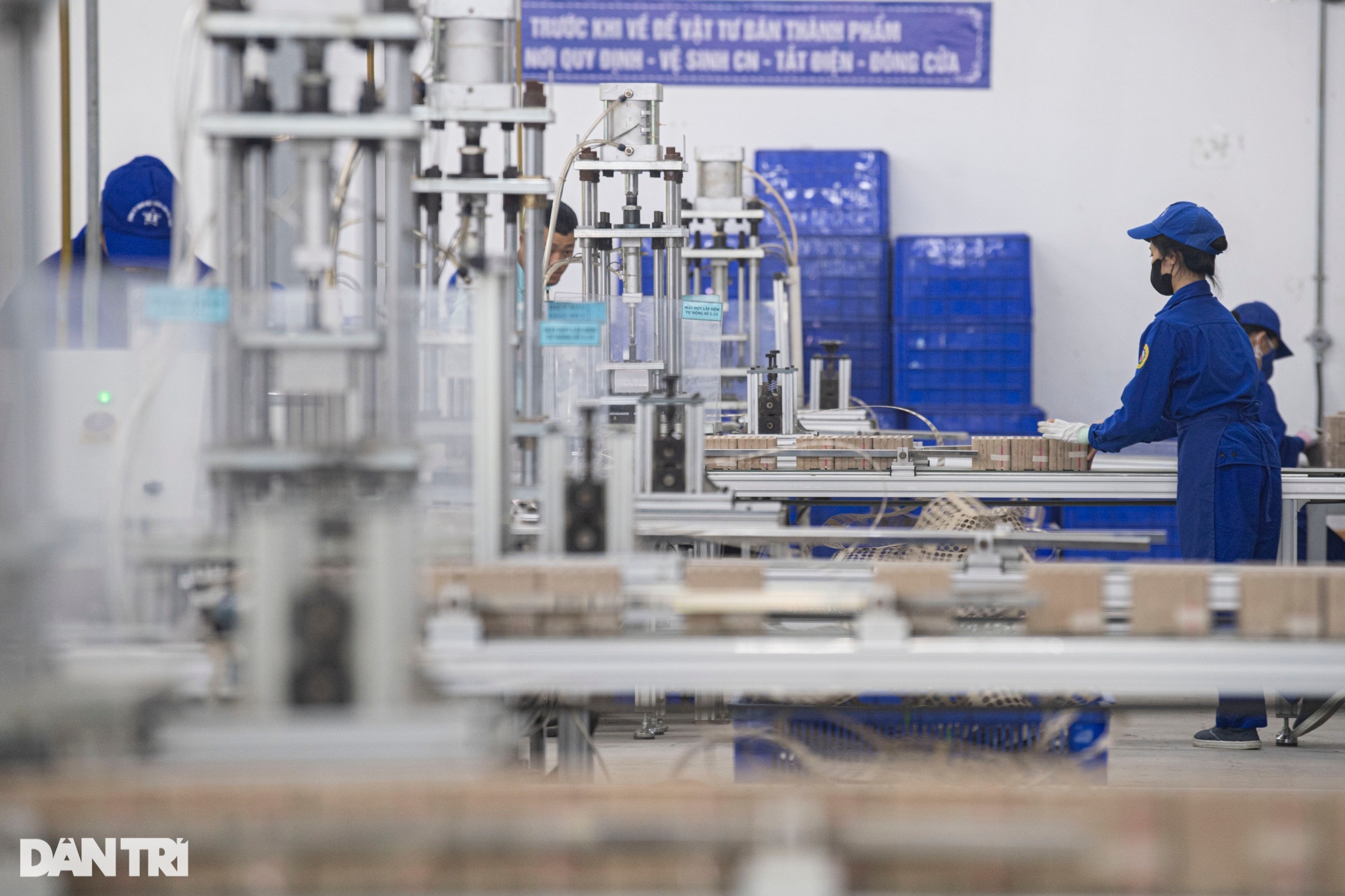 Cận cảnh quy trình sản xuất pháo hoa Việt Nam tại Nhà máy Z121 - 9