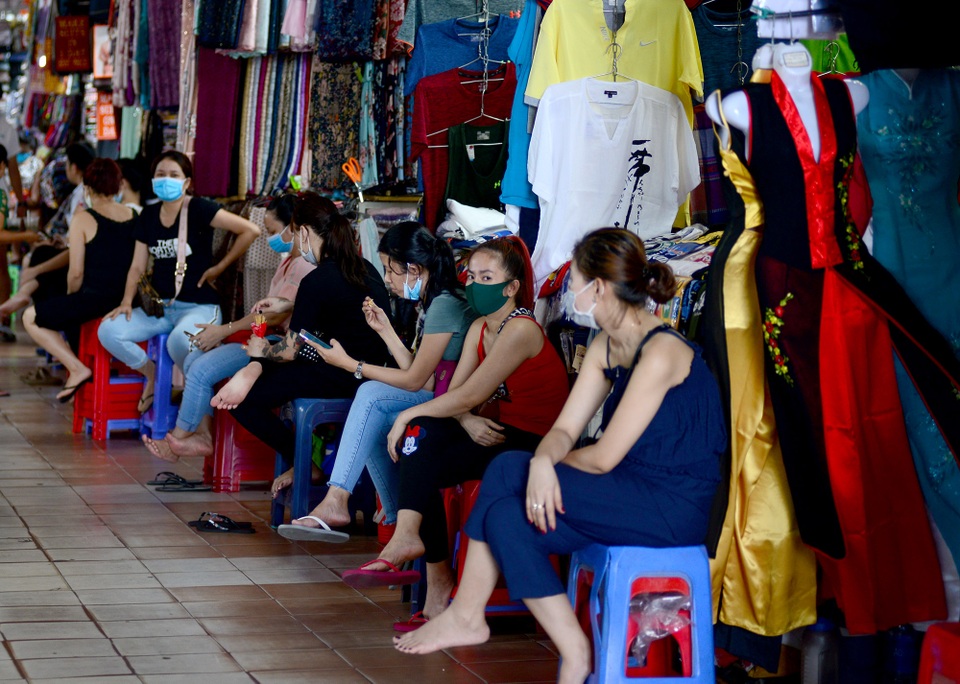 Chợ Bến Thành ế ẩm.jpg