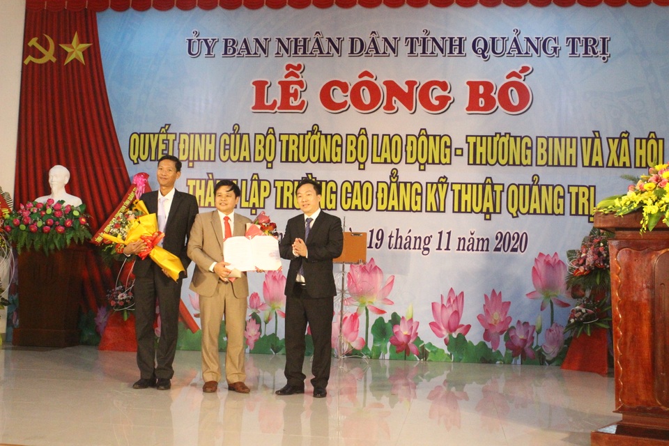 Trường Cao đẳng Kỹ thuật Quảng Trị chính thức thành lập - 1 Trường Cao đẳng Kỹ thuật Quảng Trị chính thức thành lập - 1