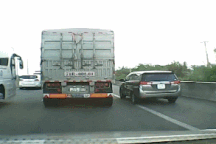 Tài xế chạy xe kiểu khôn lỏi và bài học thích đáng ngay sau đó