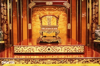 Phục chế ngai vua triều Nguyễn, trả lại tình trạng giống với thời điểm 2015