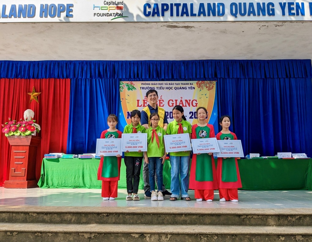 CapitaLand Development hỗ trợ dụng cụ học tập cho 1.400 học sinh Việt Nam - 2 CapitaLand Development hỗ trợ dụng cụ học tập cho 1.400 học sinh Việt Nam - 2
