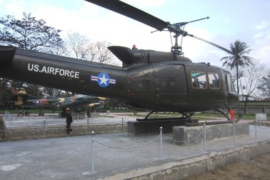 Tiếp nhận 2 máy bay chiến đấu trong kháng chiến chống Mỹ