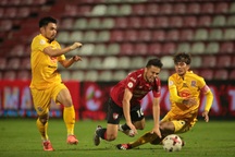 Văn Lâm xuất thần, Muangthong United vẫn thất bại ở Thai League