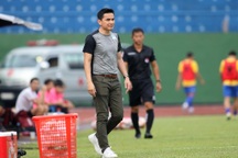 HLV Kiatisuk nói gì sau trận đầu cầm quân ở HA Gia Lai?