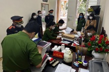 Bắt nữ Giám đốc Trung tâm giáo dục thường xuyên