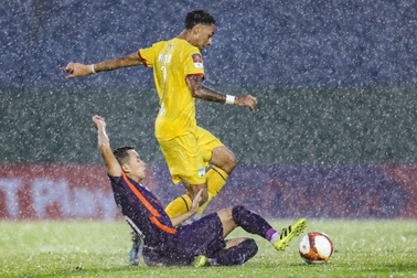 Bỏ lỡ nhiều cơ hội, Hoàng Anh Gia Lai mất chiến thắng đáng tiếc