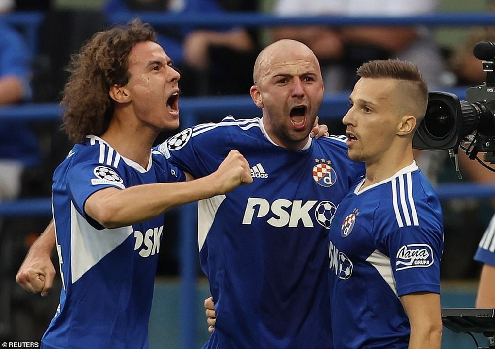 Chelsea bất ngờ thua sốc trước đội bóng tí hon ở Champions League - 2 Chelsea bất ngờ thua sốc trước đội bóng tí hon ở Champions League - 2